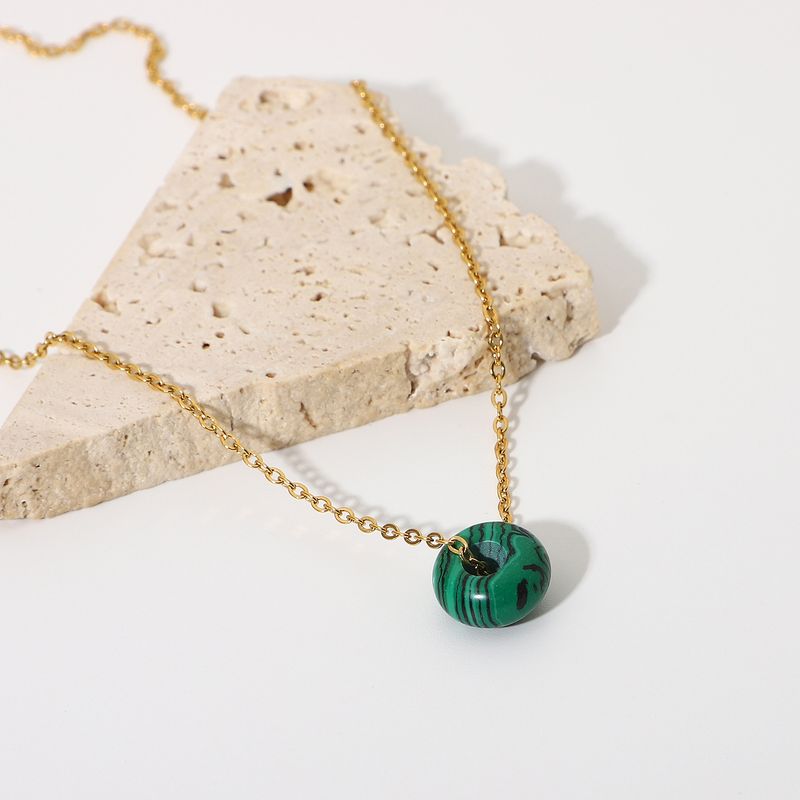 Wholesale Jewelry Green Malachite Round Pendant Stainless Steel Necklace Nihaojewelry