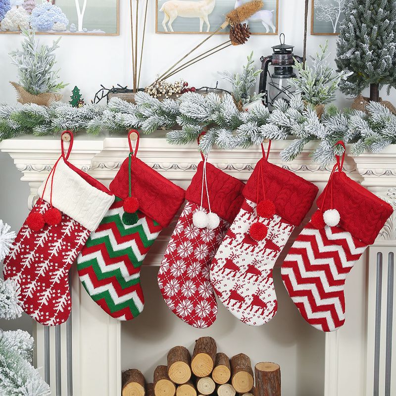Hong Kong Love New Christmas Decorations Woolen Yarn Socks Red And White Elk Gift Bag Children Gift Bag Knitted Christmas Stockings