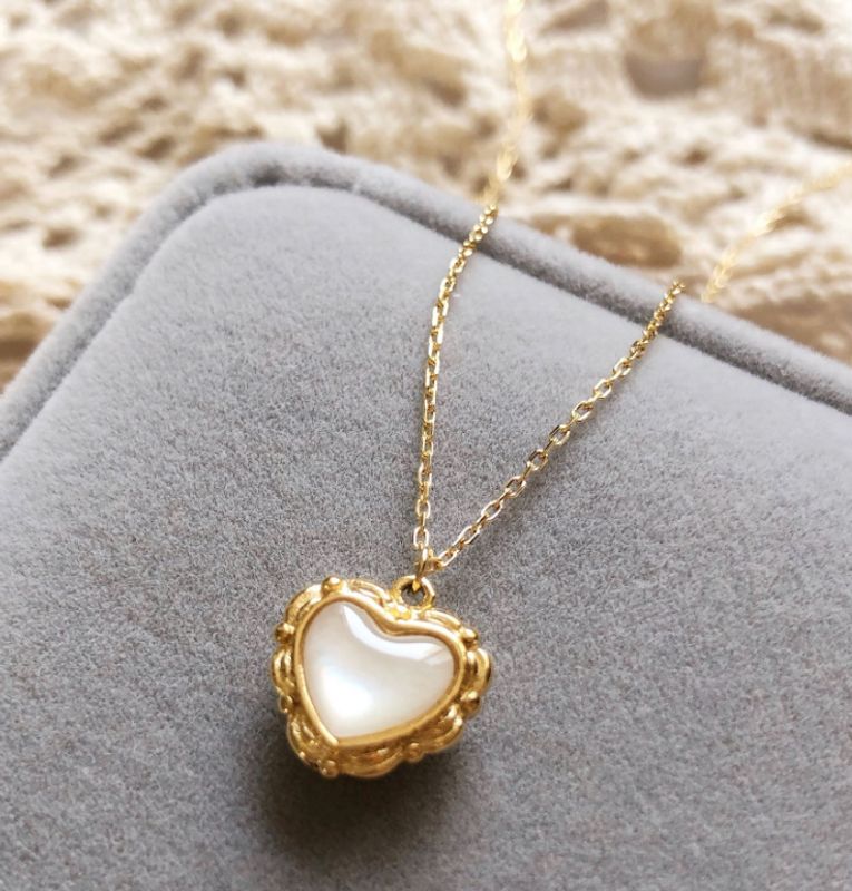 Heart Titanium Steel Inlaid Shell Inlaid Gold Necklace