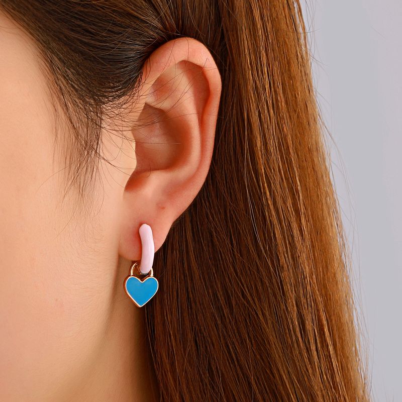 Europäische Und Amerikanische Mode Farbige Geometrische Ohrringe Einfache Legierung Tropf Öl Liebe Ohrringe Ins Kalte Wind Pfirsich Herz Ohrringe Frauen
