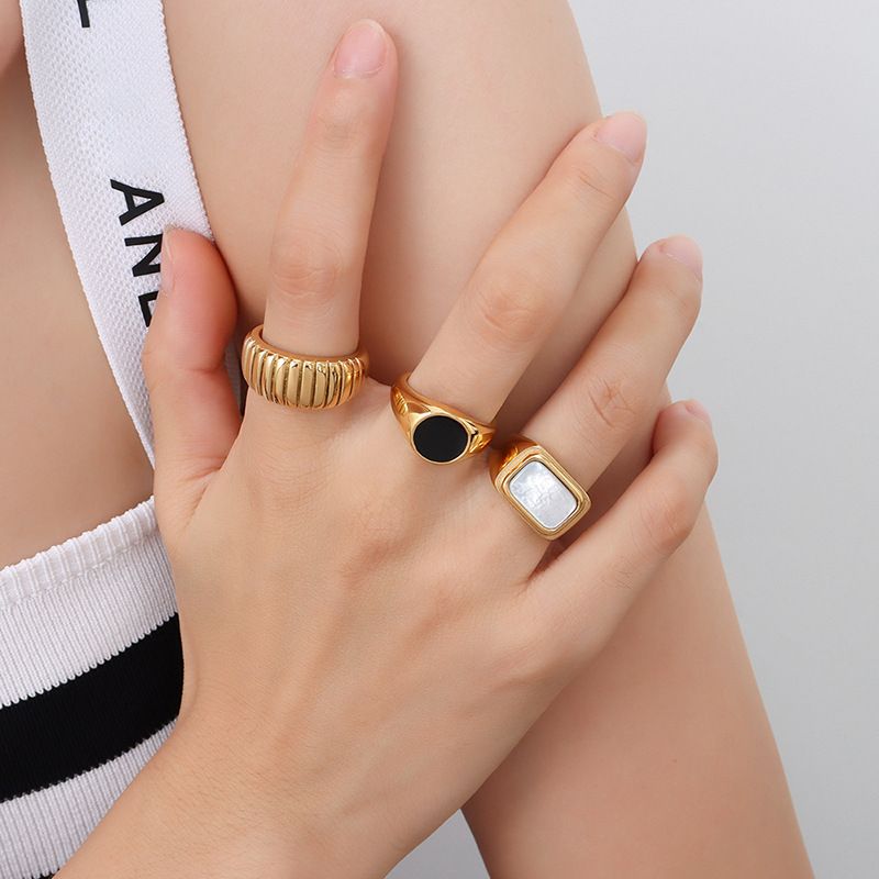 النمط الفرنسي Choker مرصع بأصبع البحر الأبيض بدون خاتم ، مجوهرات أنثى من الصلب التيتانيوم مطلي بالذهب الحقيقي 18 A255
