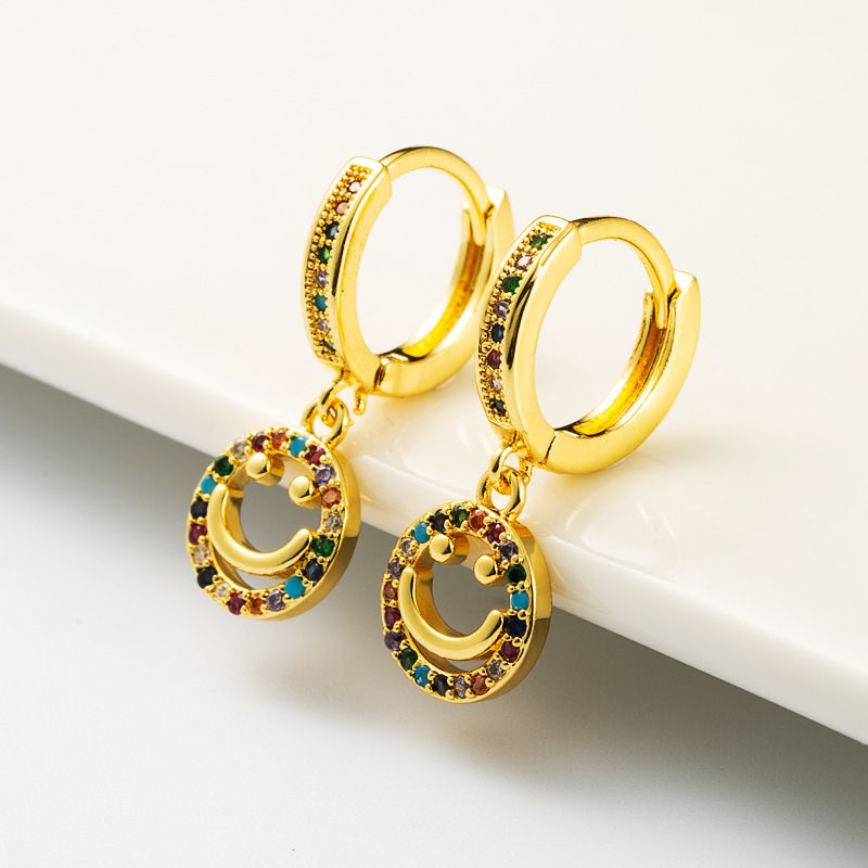 Europäische Und Amerikanische Mode Kreative Kreis Smiley-form Anhänger Ohrringe Kupfer Beschichtet 18 Karat Gold Eingelegt Farbe Zirkon Ohrringe Großhandel