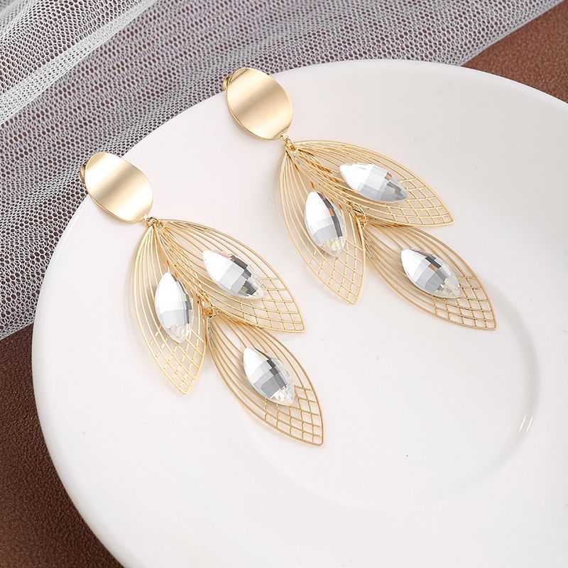 Brass Electroplated Platinum Pearl Leaf-shaped Earrings Wholesale Nihaojewelry