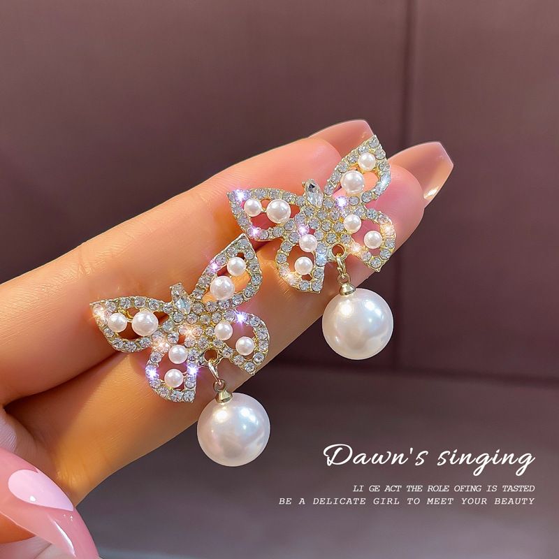 Los Pendientes De Cobre De La Mariposa De La Perla Del Diamante Coreano Venden Al Por Mayor Nihaojewelry