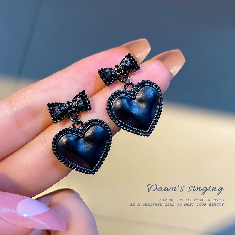 Pendientes De Cobre Con Lazo Retro Negro Y Corazón Al Por Mayor Nihaojewelry