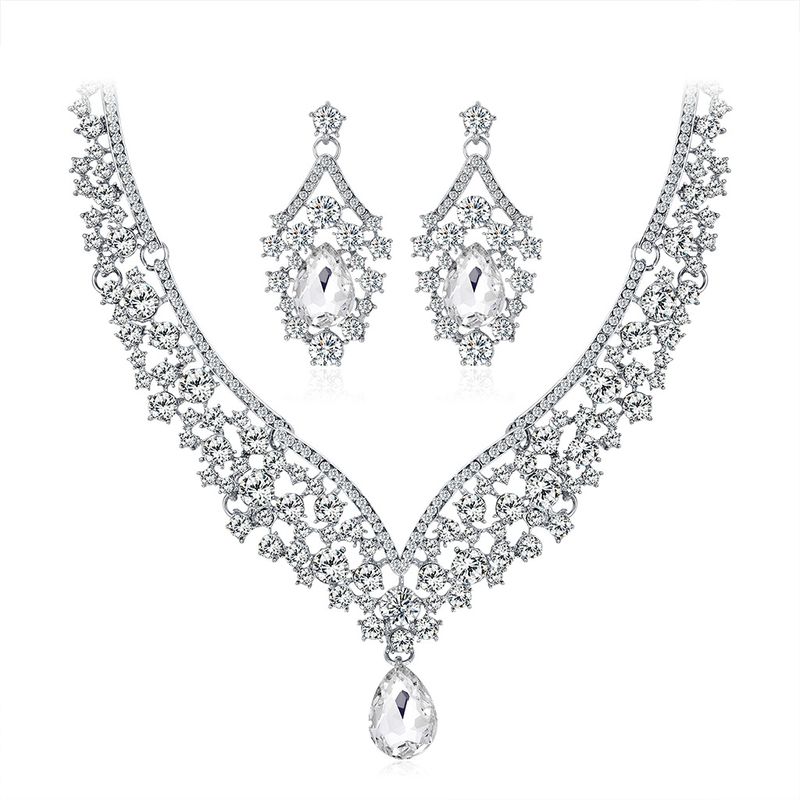 Factory Wholesale New Suit Necklace Alloy Rhinestone Glass Temperament Fashion Accessories