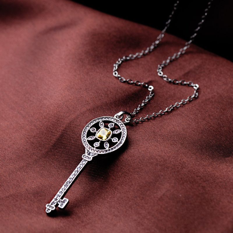 Japanese And Korean Creative Key Necklace Special Interest Light Luxury Internet Celebrity Same Style Ins Clavicle Chain Temperament Girlfriends Birthday Gift Fashion