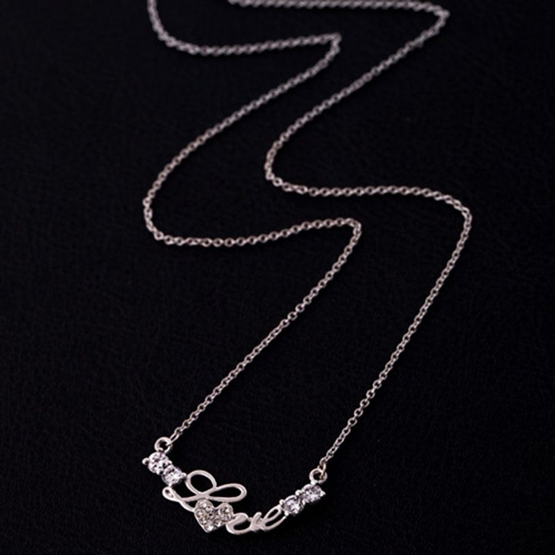 Temperament Einfache Herzförmige Halskette Leichtes Luxus-nischendesign Schlüsselbeinkette Sanfte Süße Und Kühle Halskette Großhandel