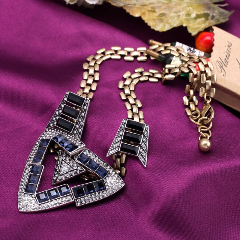 Hip-hop Clavicle Chain Street Style Triangle Necklace Sweet Cool Wind Creative Sweater Chain Wholesale Tide