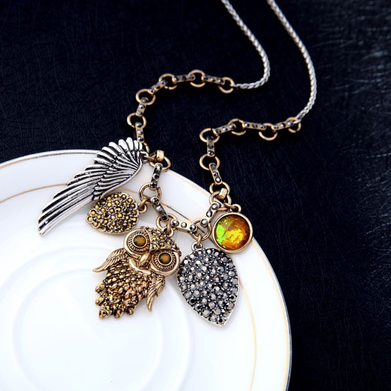 Creative Design Sense Owl Necklace Cool Wind Wings Necklace Super Flash Crystal Diamond Sweater Chain Wholesale Tide