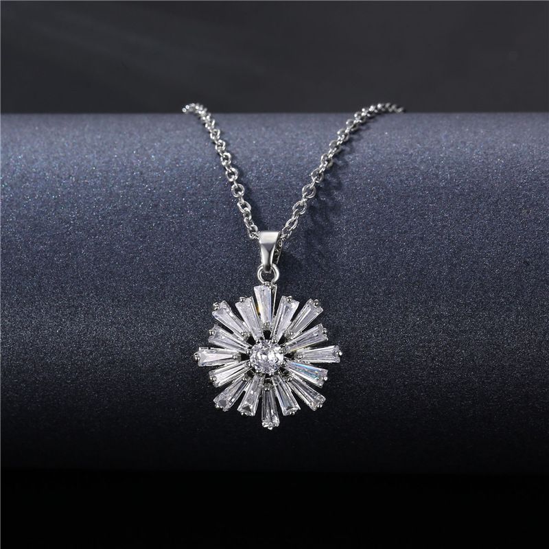 Korean Style Micro-inlaid Zircon Three-dimensional Snowflake Pendant Clavicle Chain Wholesale Nihaojewelry