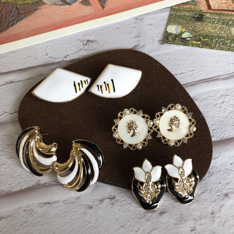 Retro Black White Enamel Flowers Stud Earrings Wholesale Nihaojewelry