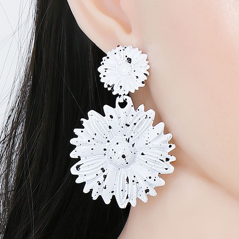 Metal Paint Flower Pendant Polka Dots Earrings Wholesale Nihaojewelry