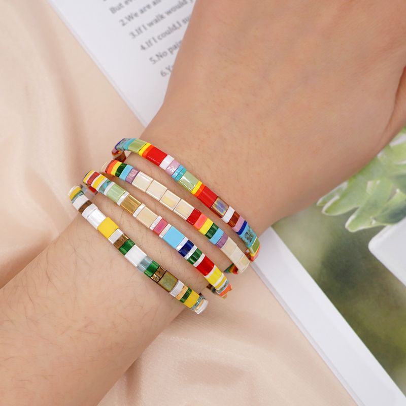 Neue Kontrastfarbe Regenbogen Anzug Perlen Handbesetztes Armband