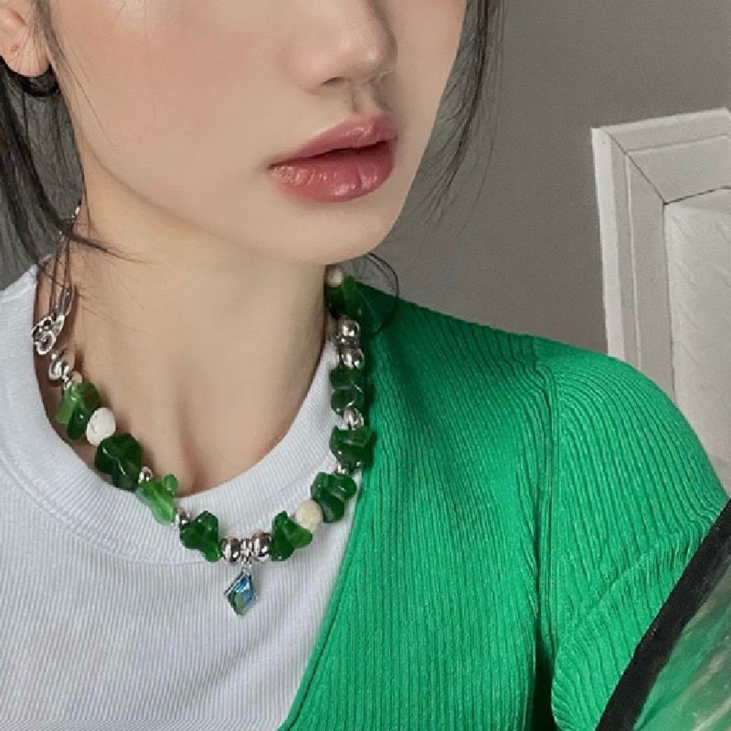 Irregular Green Crystal Beaded Clavicle Necklace Emerald Stud Earrings