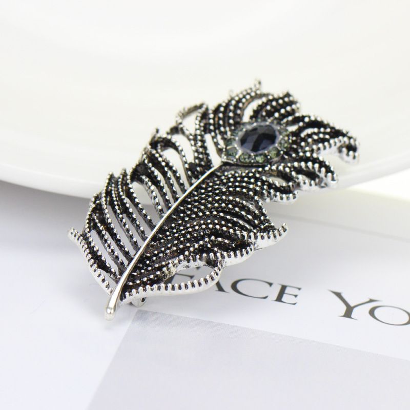 Fashion Retro Diamond-studded Large Feather Pin Brooch Female Brooch