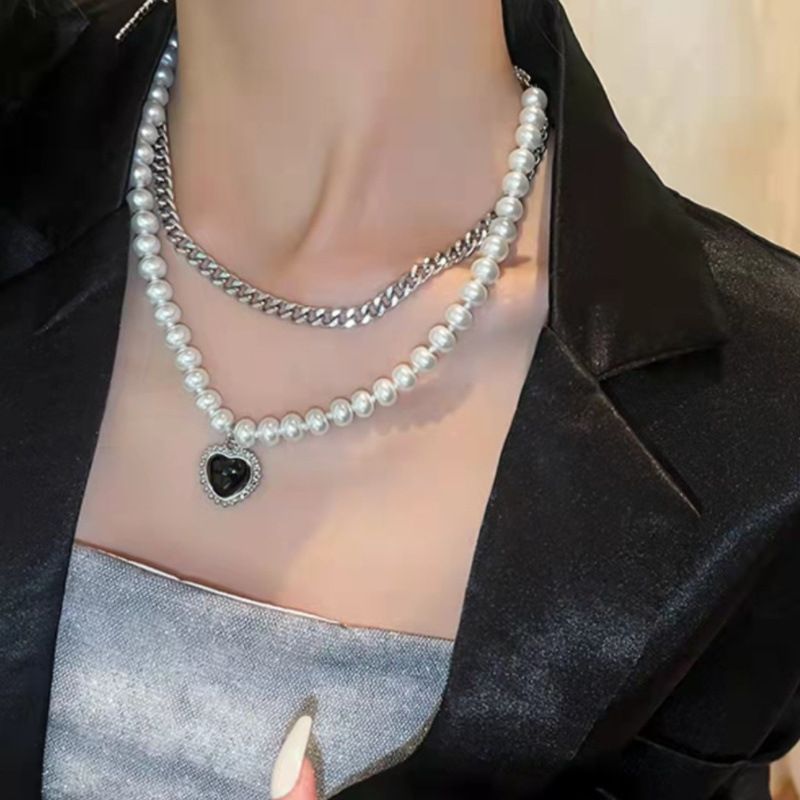 Collier En Alliage De Chaîne De Perles Double Couche Coeur Noir Multicouche Simple Créatif