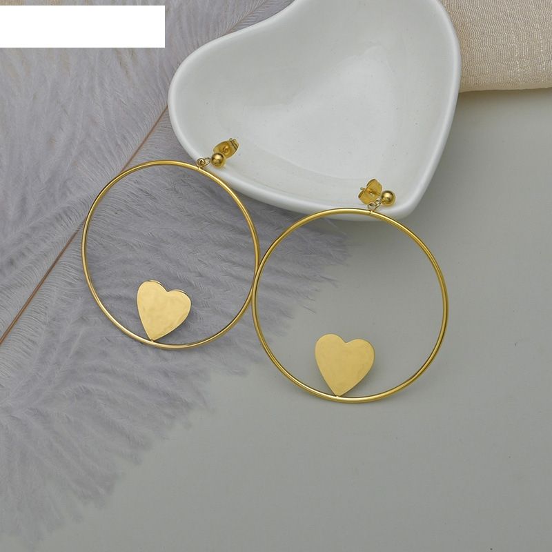 Mode Elegante Herzförmige Ohrringe Einfache Herz Titan Stahl Ohrringe