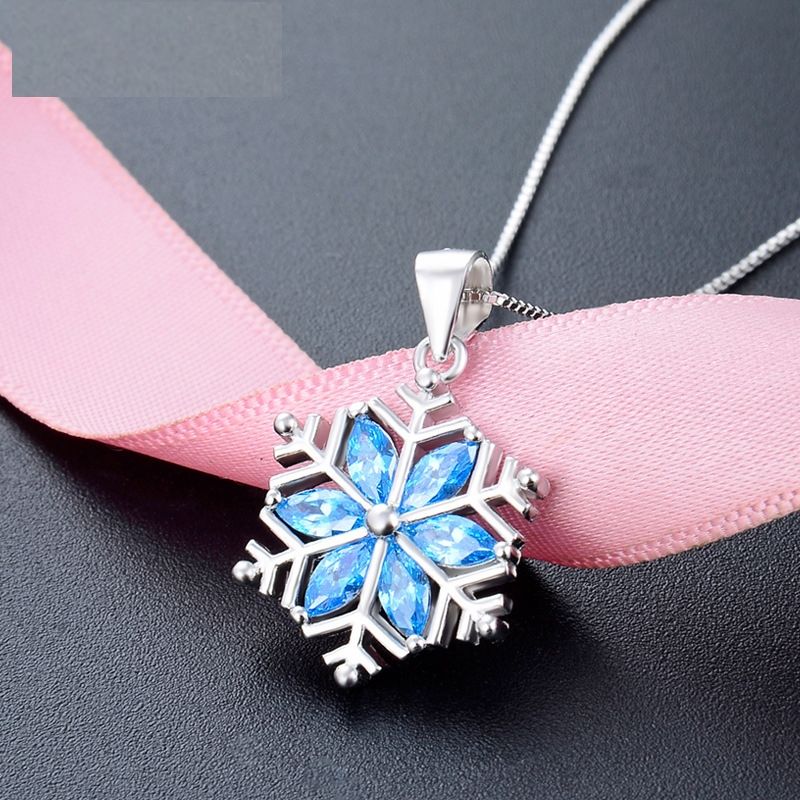 Korean Fashion Necklace Accessories S925 Silver Inlaid Crystal Snowflake Pendant