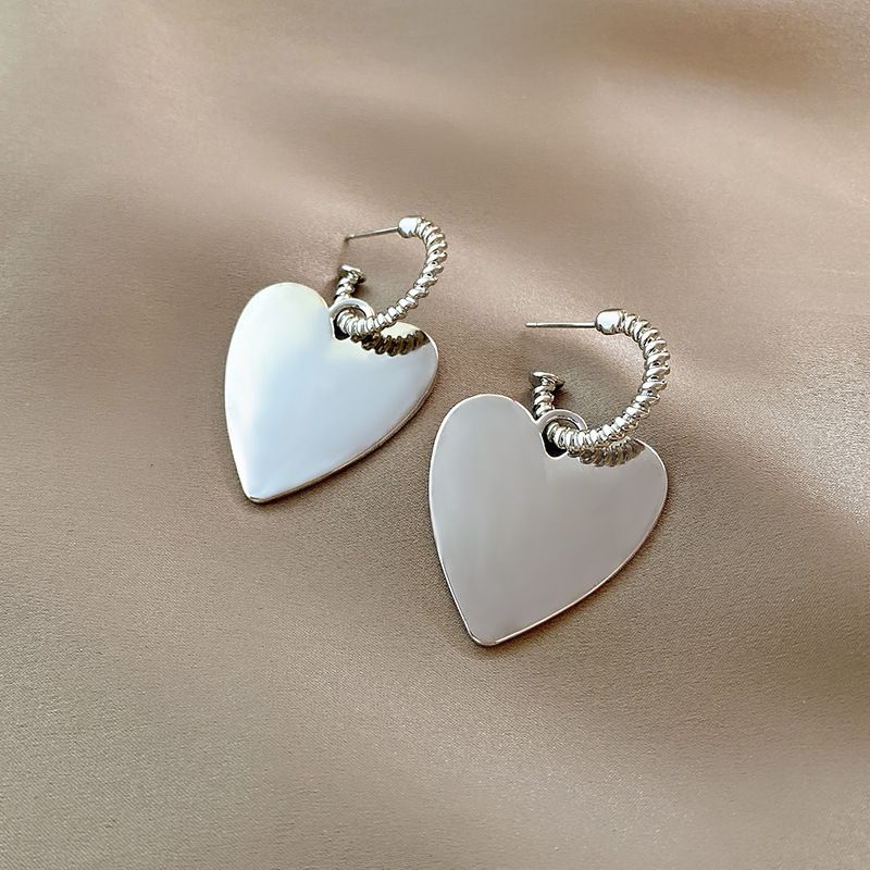 Fashion Simple Heart-shaped Earrings Retro Earring Alloy Ear Hook