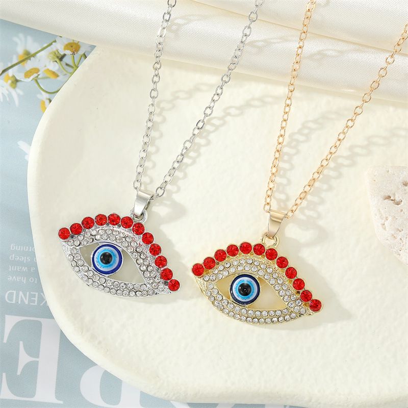 Collier Pendentif Rétro Plein Strass Oeil Creux Cils Rouges Contraste Couleur