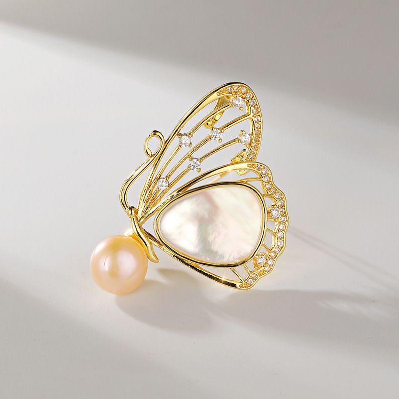 Fashion Shell Butterfly Brooch Zircon Corsage Freshwater Pearl Pin
