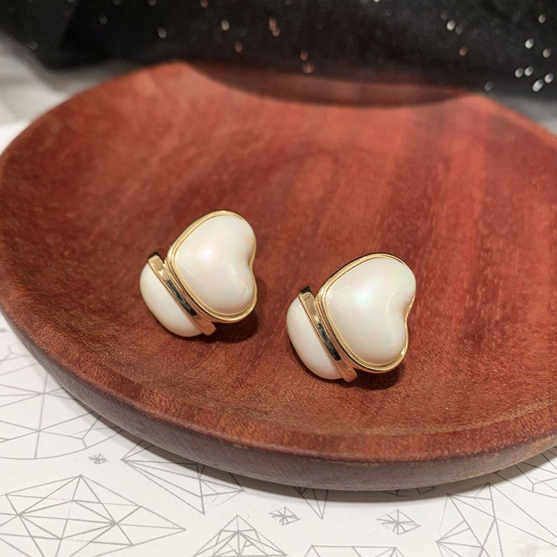 Fashion Heart Pearl Copper Geometric Three-dimensional Semi-circle Earrings