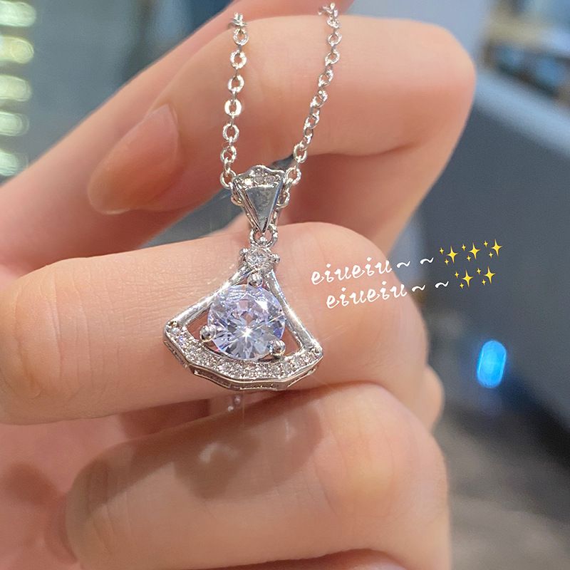Chaîne De Clavicule De Mode Coréenne Femme Incrustée De Diamants Pendentif De Luxe Léger