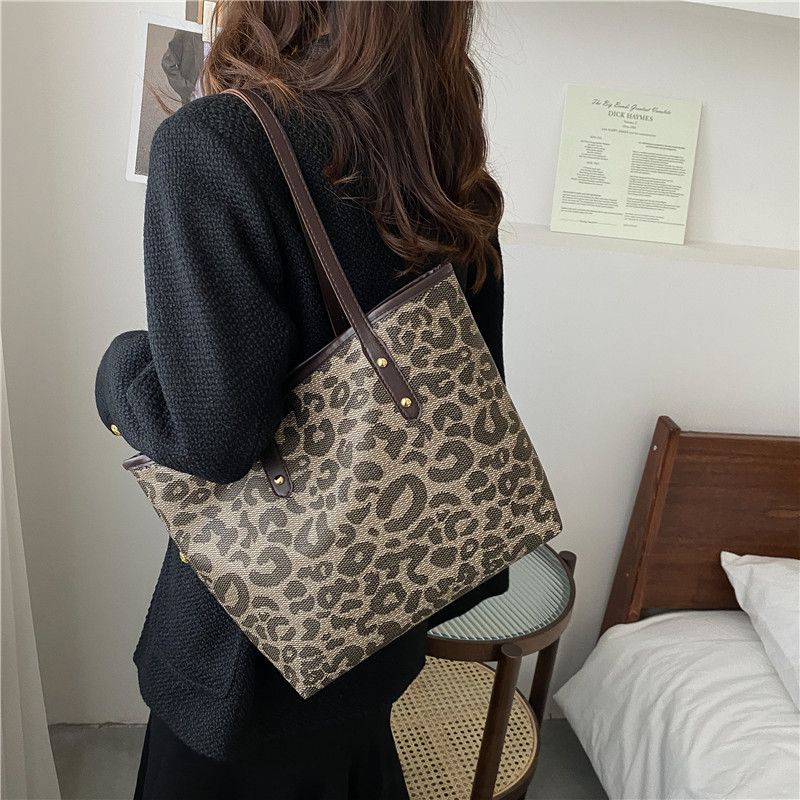 Leopard Print Large-capacity Handbag New Shoulder Messenger Bag