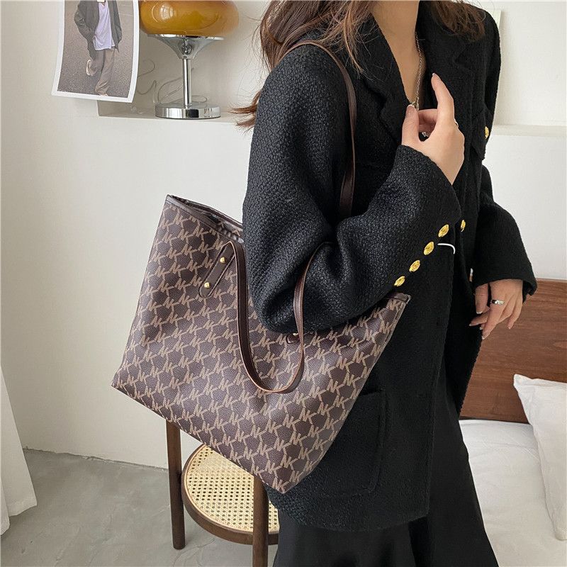 Large-capacity Bag Women's Bag New Alphabet Korean Personality Handbag