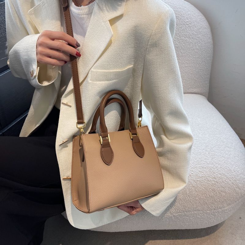 Fashion Retro Shoulder Bag New Winter Handbag Large Capacity Messenger Bag
