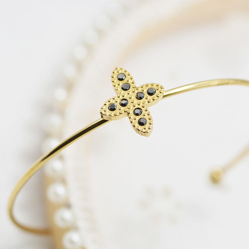 Fashion Simple Titamium Steel Cross Flower-shaped Inlaid Diamond Bracelet