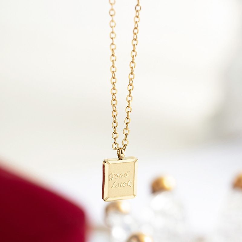 Viel Glück Quadratische Retro Französisch Gold Titan Stahl Schlüsselbeinkette Halskette