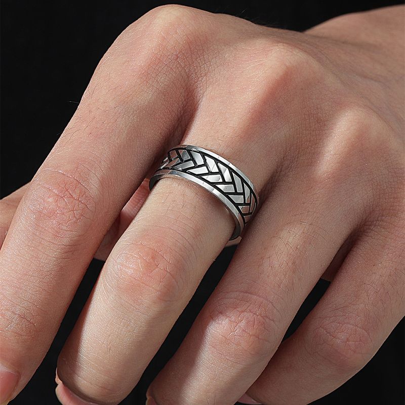 Classic Geometric Niche Men's Vintage Titanium Ring