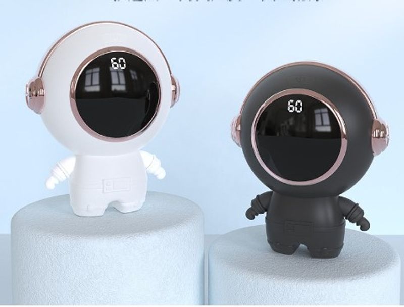 2022 Autumn And Winter New Mini Spaceman Hand Warmer Convenient Usb Charging Digital Display Temperature Control Cartoon Electric Warmer