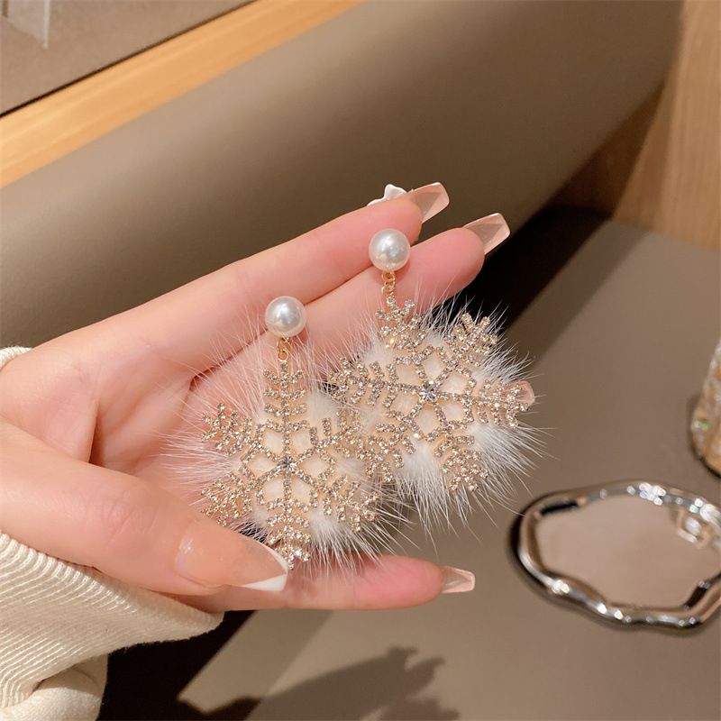 Mode Schneeflocke Imitation Perlen Legierung Inlay Strass Damen Ohrringe 1 Paar
