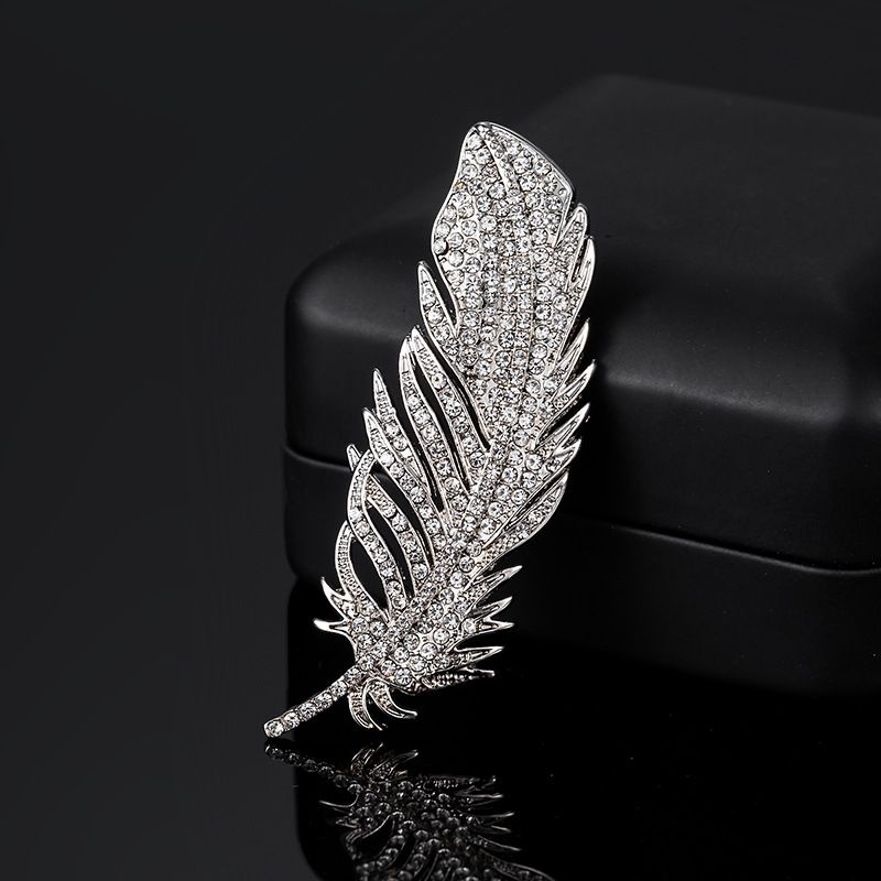 Simple Style Leaf Alloy Plating Inlay Rhinestones Women's Brooches