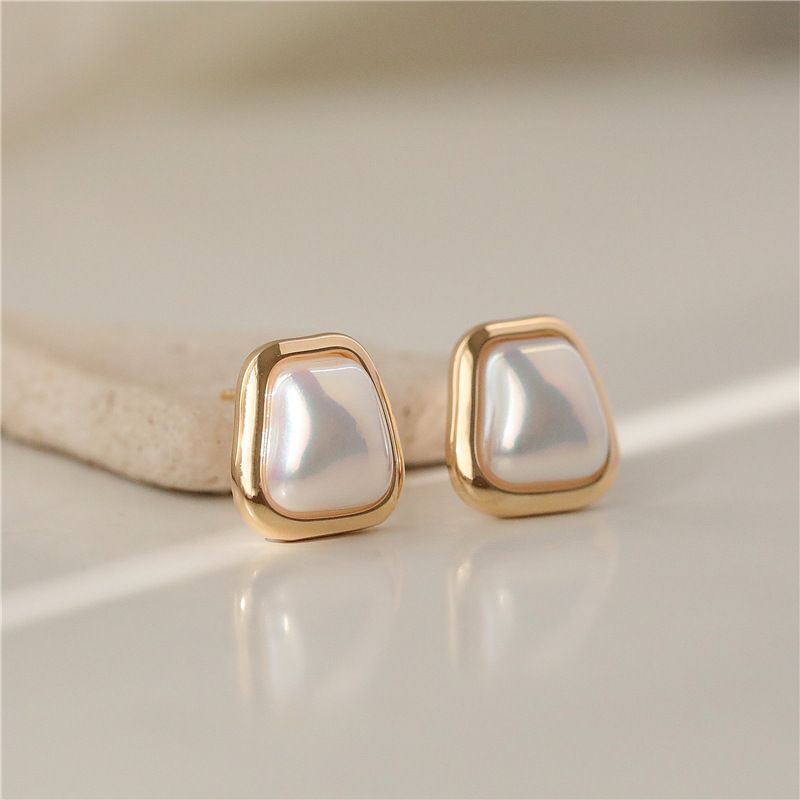 1 Pair Casual Simple Style Trapezoid Inlay Alloy Pearl Ear Studs