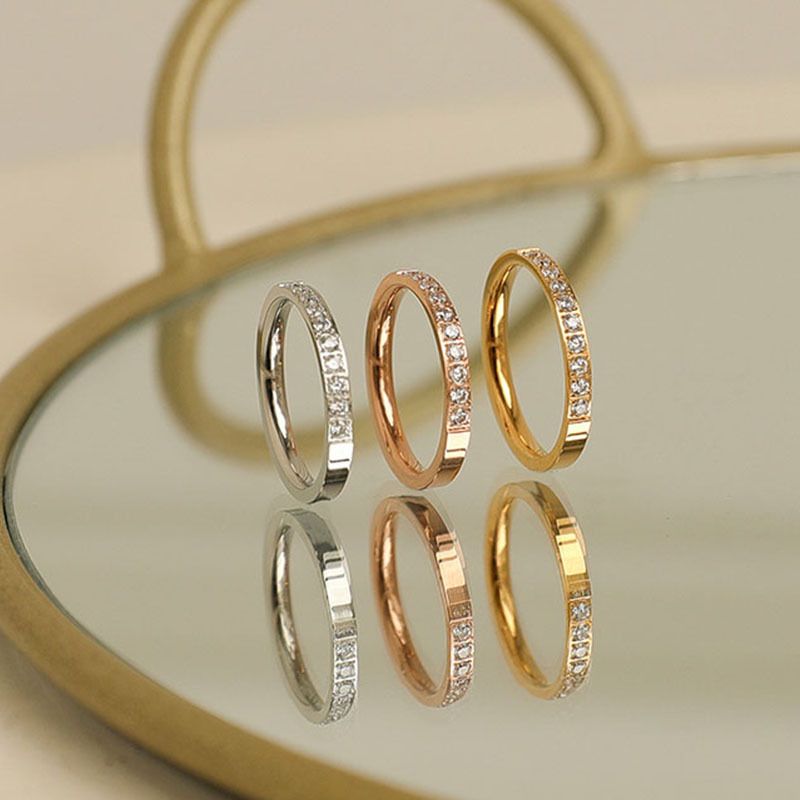 Fashion Circle Titanium Steel Inlay Zircon Rings