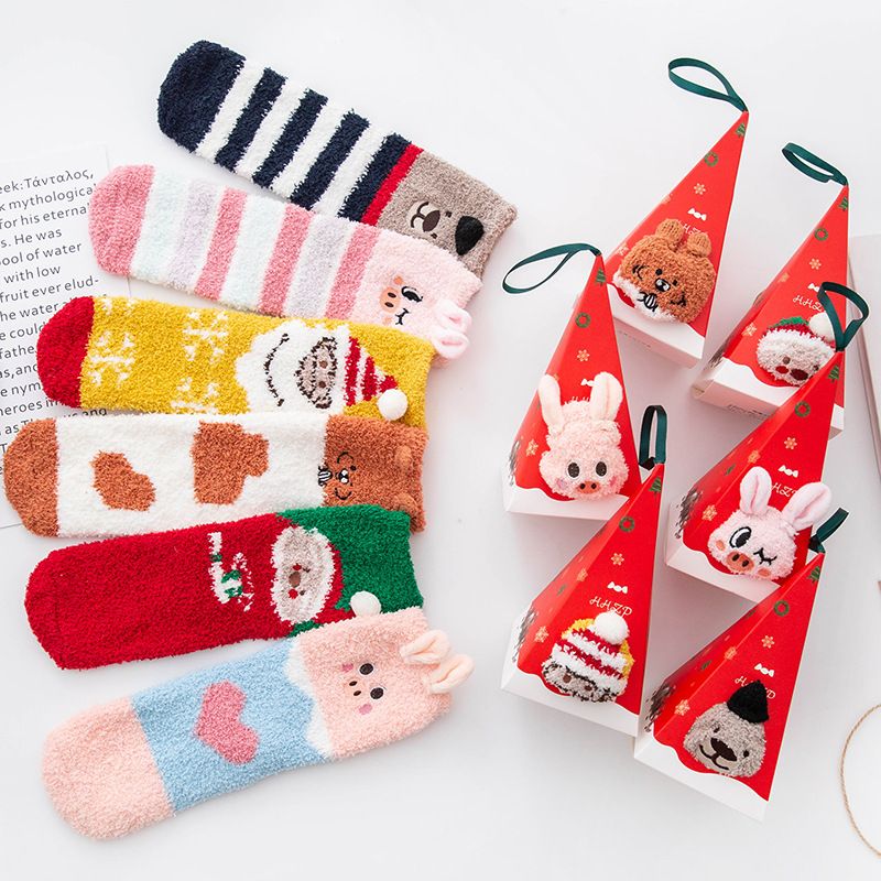 Unisex Cartoon Style Santa Claus Polyester Embroidery Crew Socks