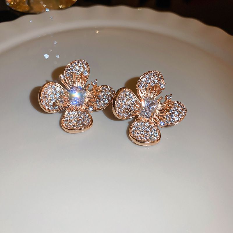 Fashion Flower Copper Inlay Crystal Pearl Ear Studs 1 Pair