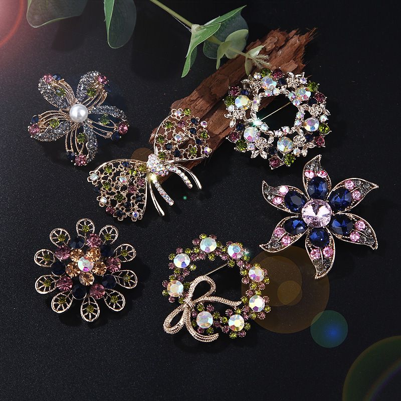 Retro Flor Nudo De Lazo Aleación Embutido Perlas Artificiales Diamantes De Imitación Mujeres Broches