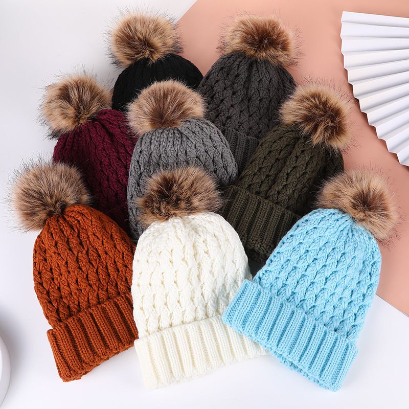 Women's Simple Style Solid Color Handmade Crimping Wool Cap