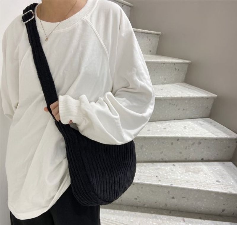 Women's Medium Corduroy Solid Color Fashion Dumpling Shape Zipper Crossbody Bag