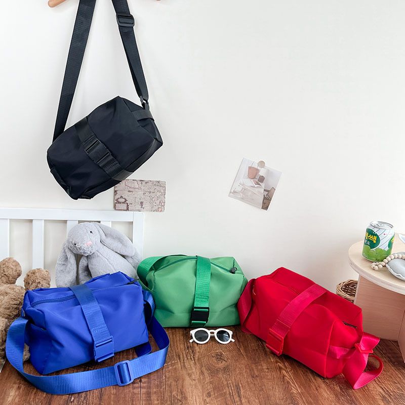 Kid's Medium Nylon Solid Color Fashion Zipper Crossbody Bag