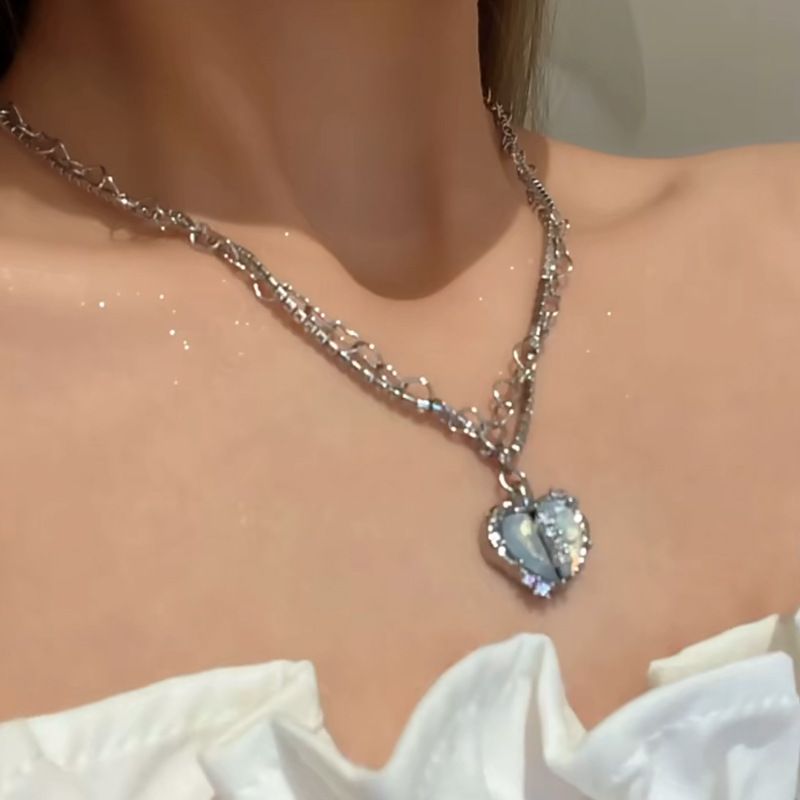 Moda Dulce Geométrico Forma De Corazón Aleación Enchapado Metal Piedras Preciosas Artificiales Diamantes De Imitación Mujeres Collar