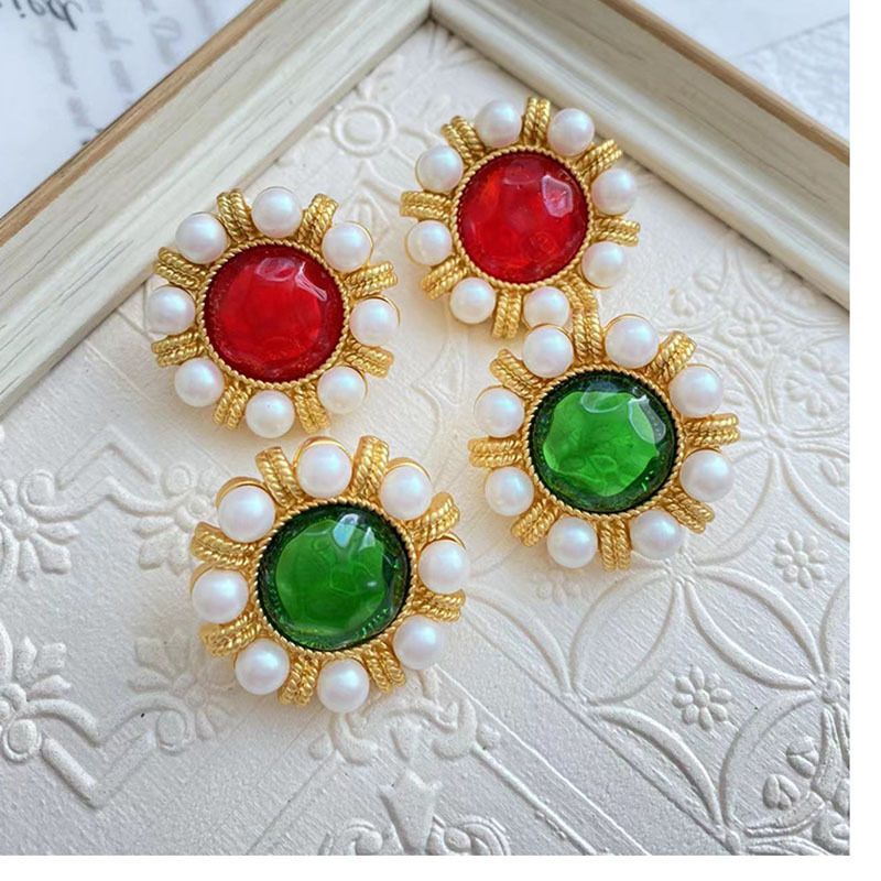 Retro Round Alloy Glass Inlay Artificial Pearls Women's Ear Studs 1 Pair