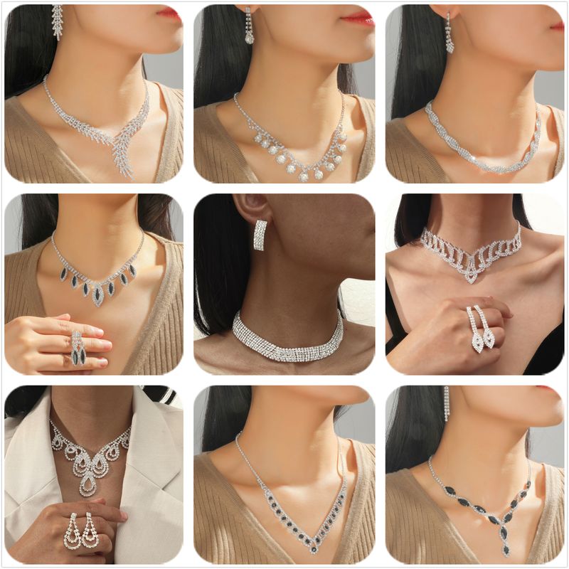 Women's Fashion Twisted Diamond Necklace And Earring Set