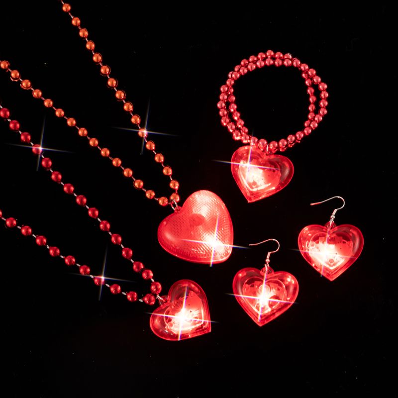 Retro Heart Shape Plastic Beaded Unisex Pendant Necklace