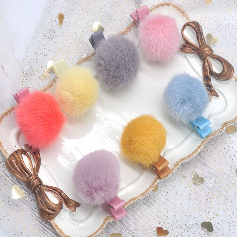 Fashion Solid Color Cloth Pom Poms Hair Clip 1 Piece